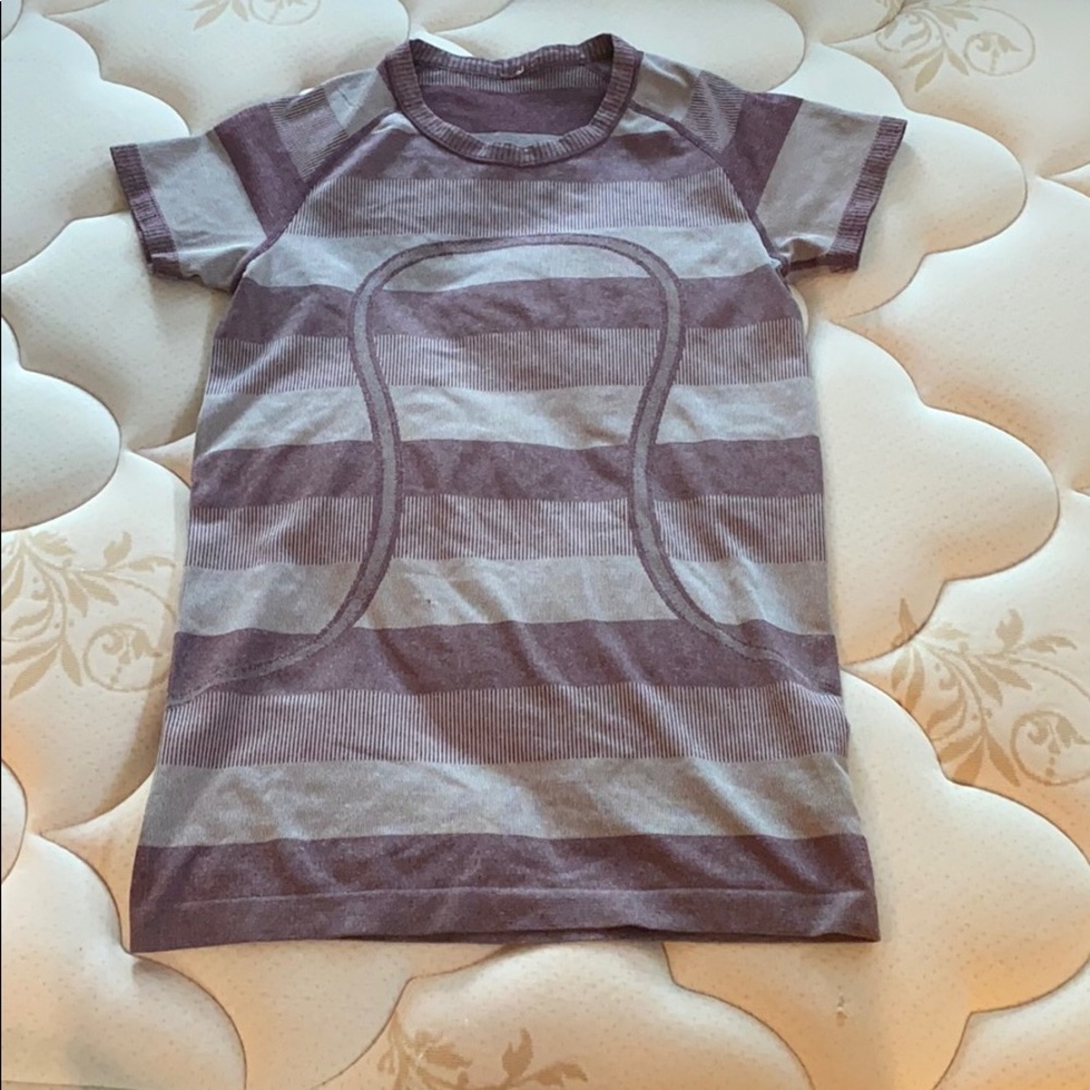 Short sleeve lululemon top